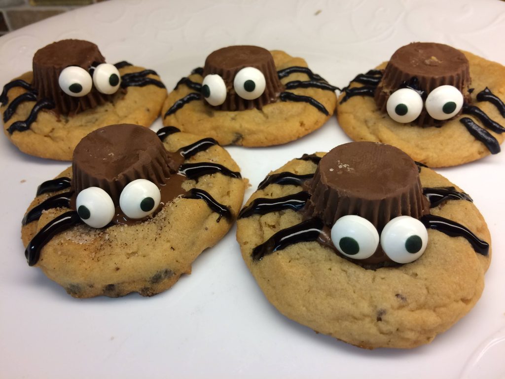 'oo' Spooky Halloween cookies